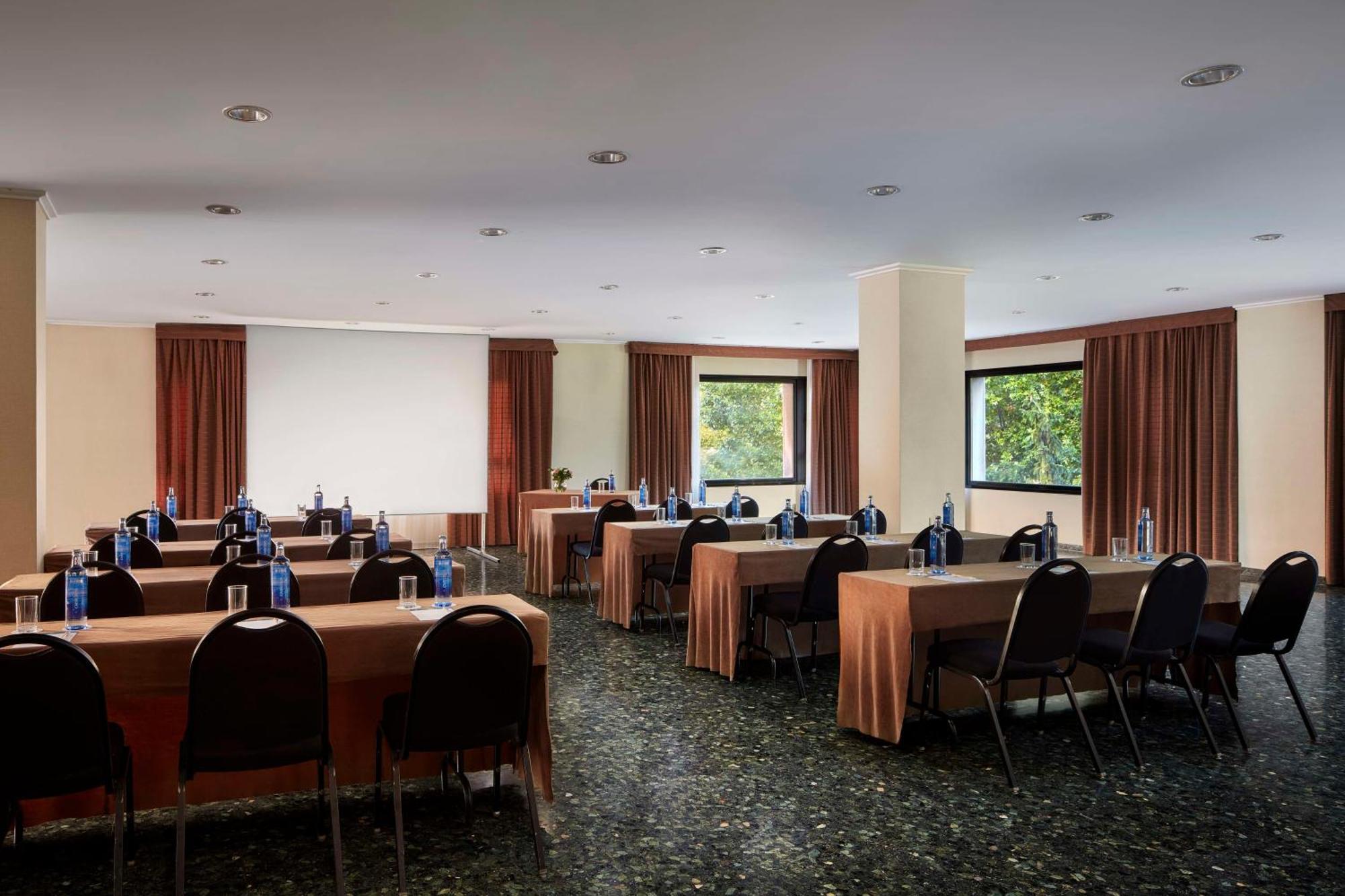 Nh Ciudad De Cuenca Hotel Cuenca  Bagian luar foto