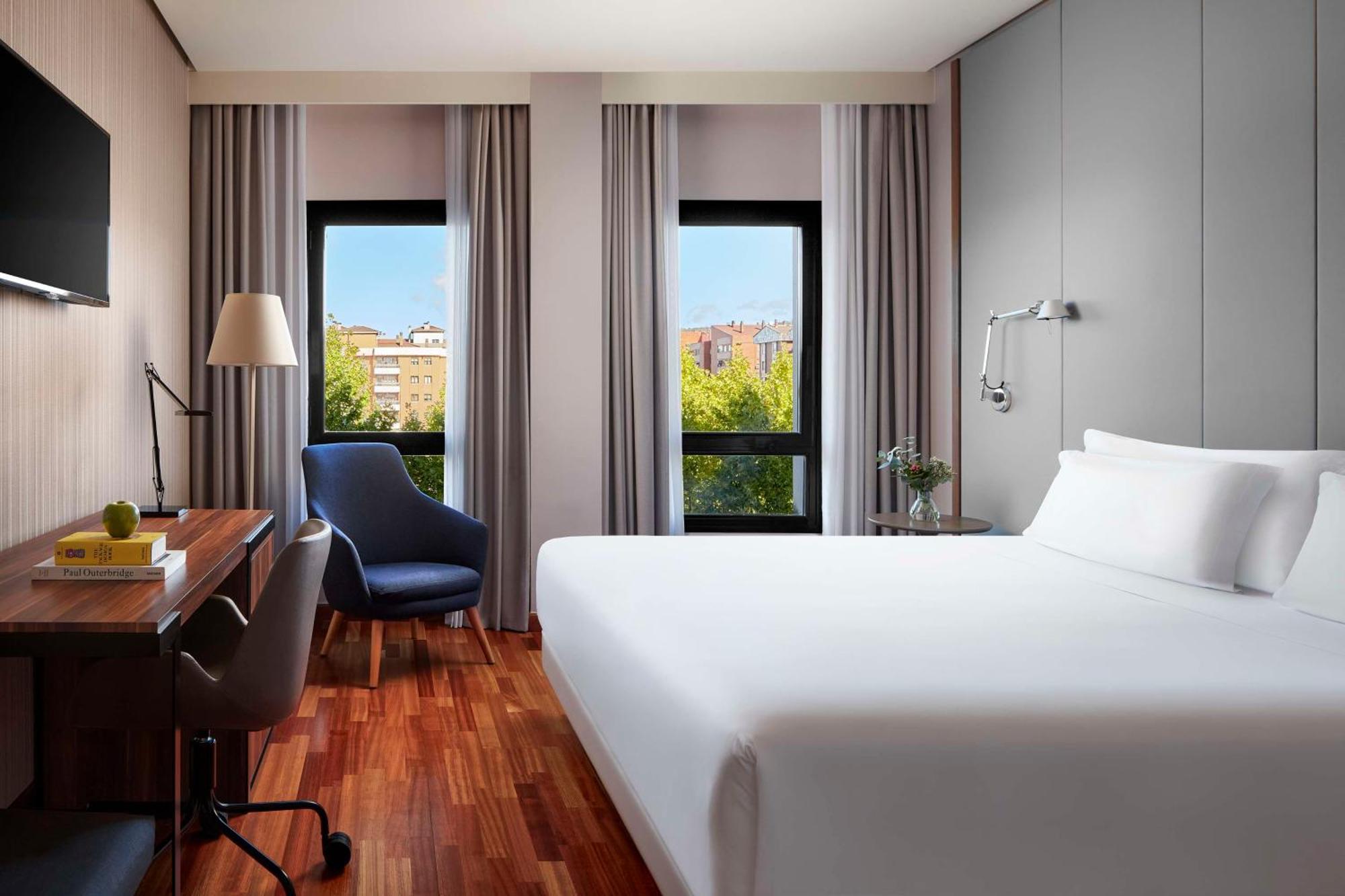 Nh Ciudad De Cuenca Hotel Cuenca  Bagian luar foto