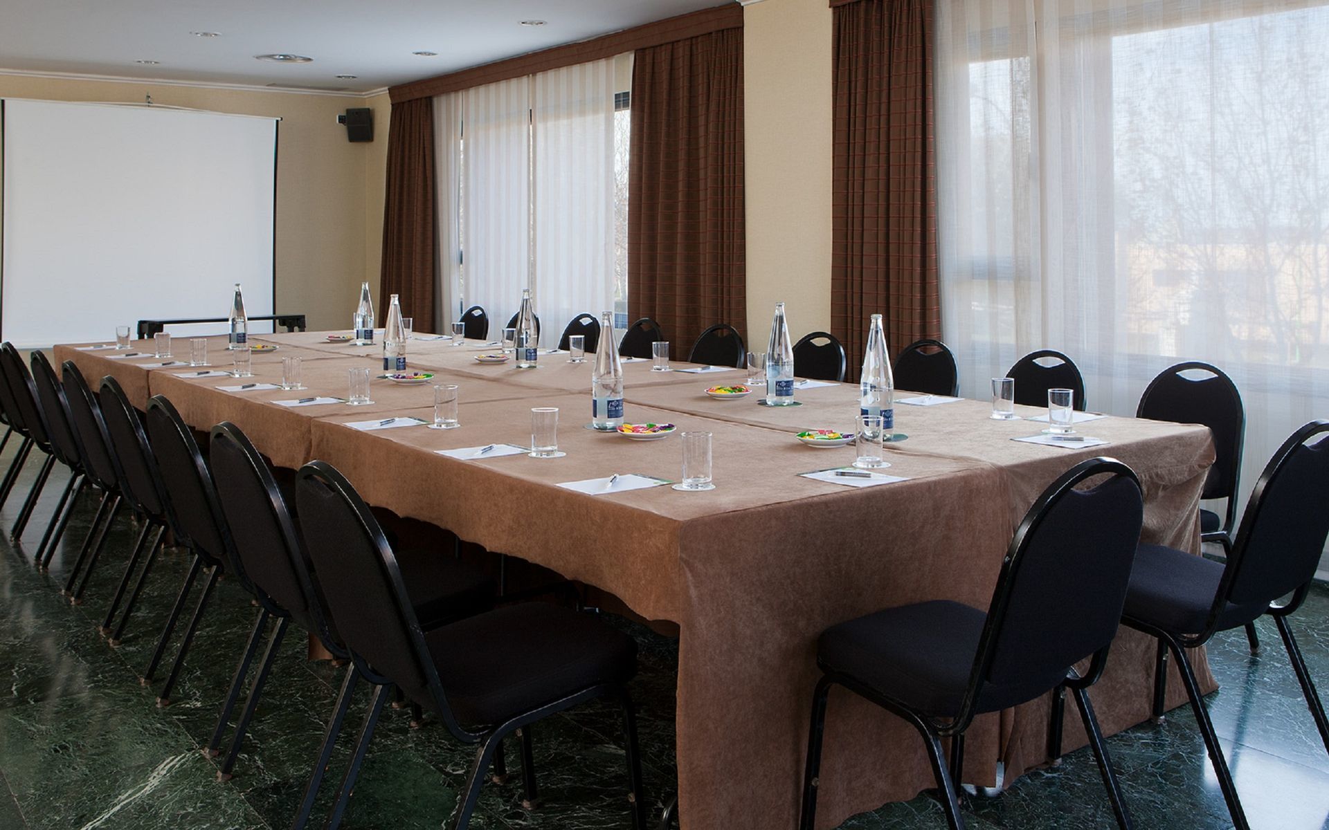 Nh Ciudad De Cuenca Hotel Cuenca  Bagian luar foto