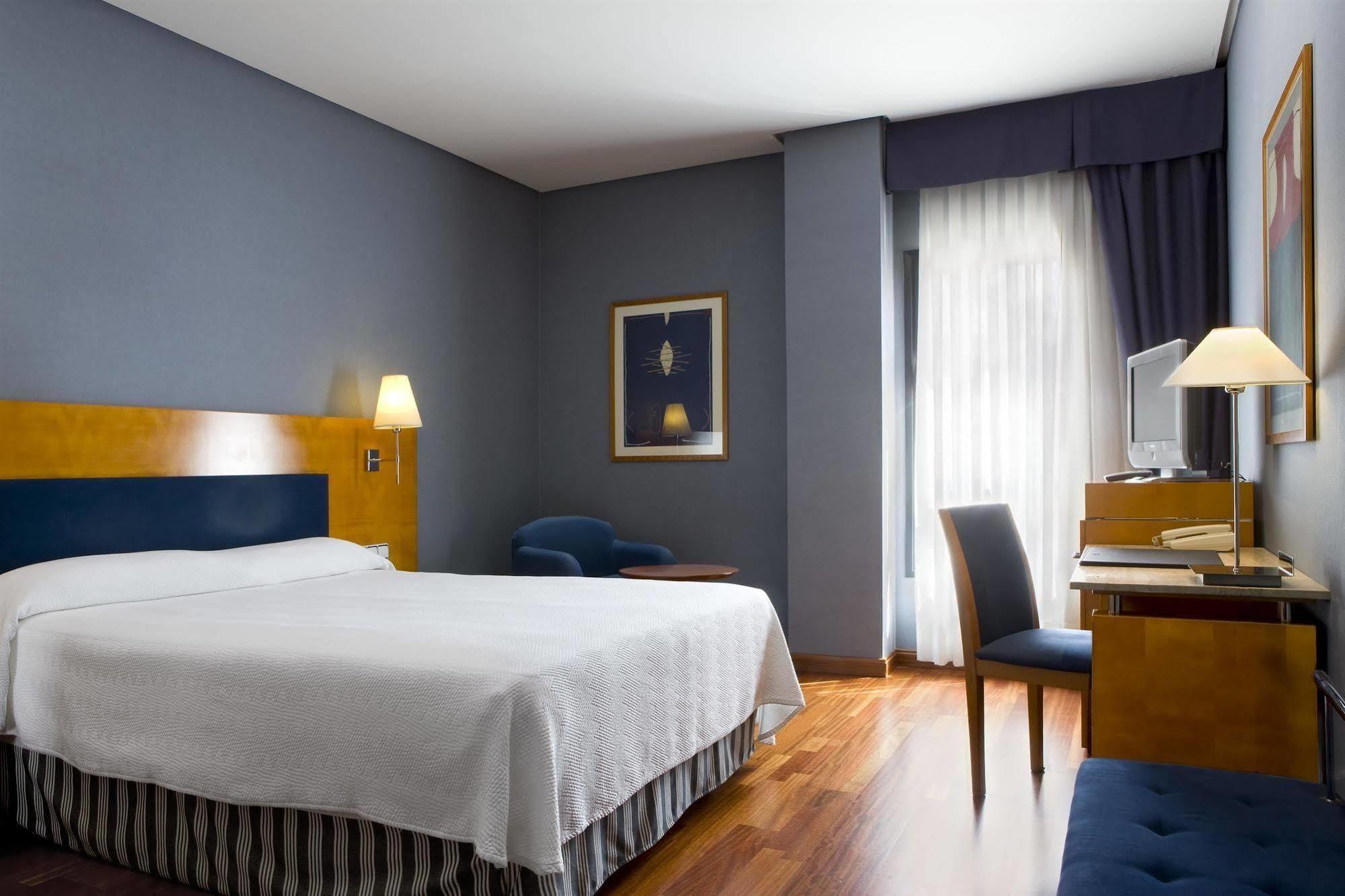 Nh Ciudad De Cuenca Hotel Cuenca  Ruang foto